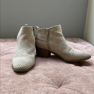 Women's Cream Ankle Boots